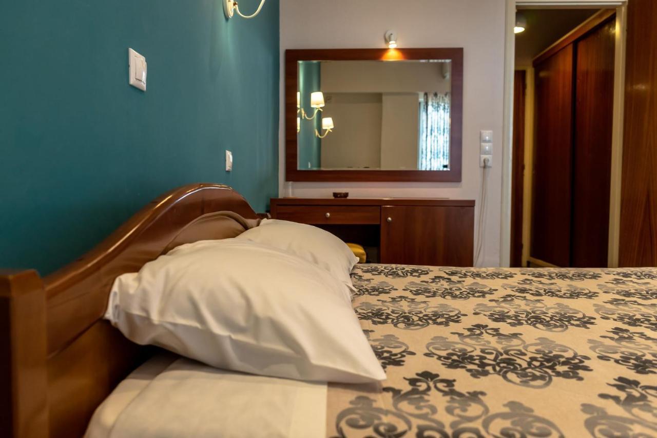 Telis Hotel Aigio Exterior photo